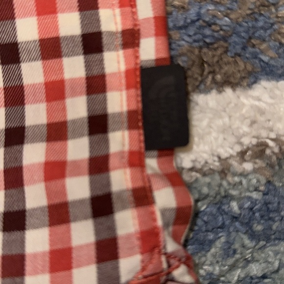 The North Face short sleeve button up shirt - Picture 3 of 5